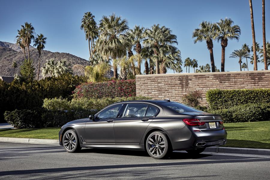  BMW M760i xDrive 2017 года  (NA) (фото 50 из 154)